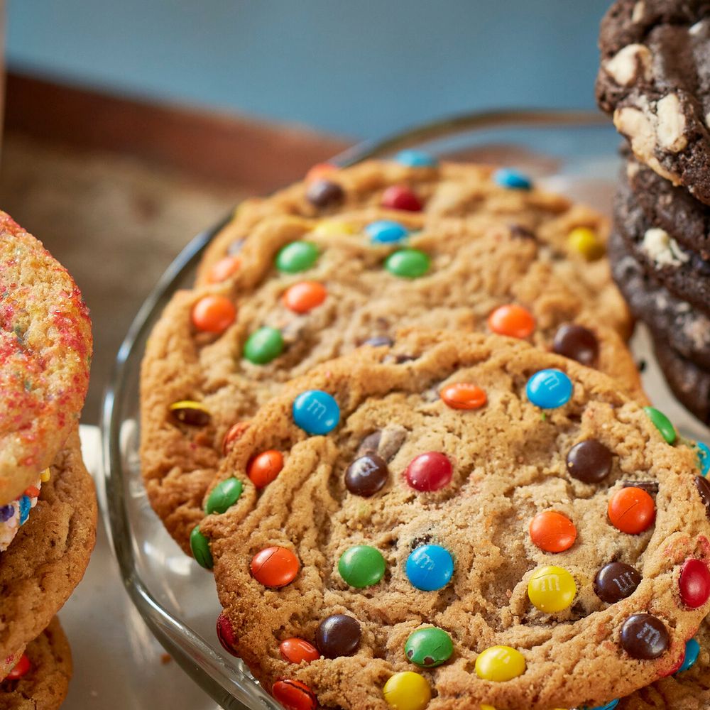 Where to Buy Cookie Cakes Near Me： Local Favorites & Reviews