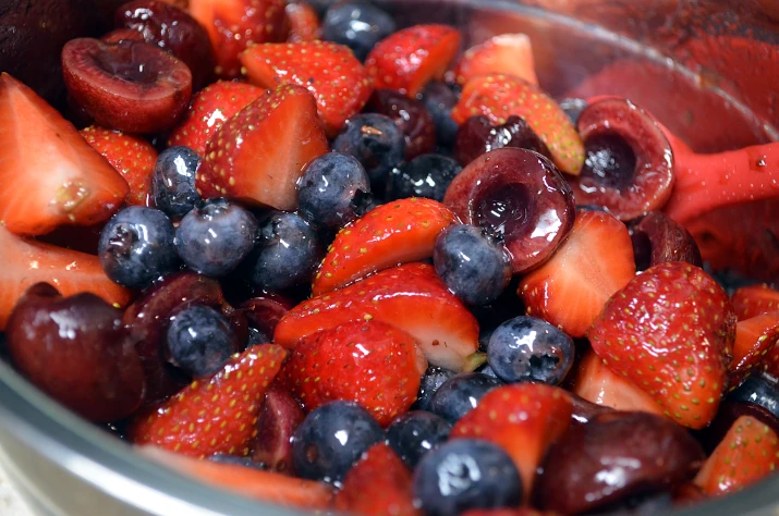 Easy and Tasty Recipes Featuring Blueberries, Strawberries, and Cherries