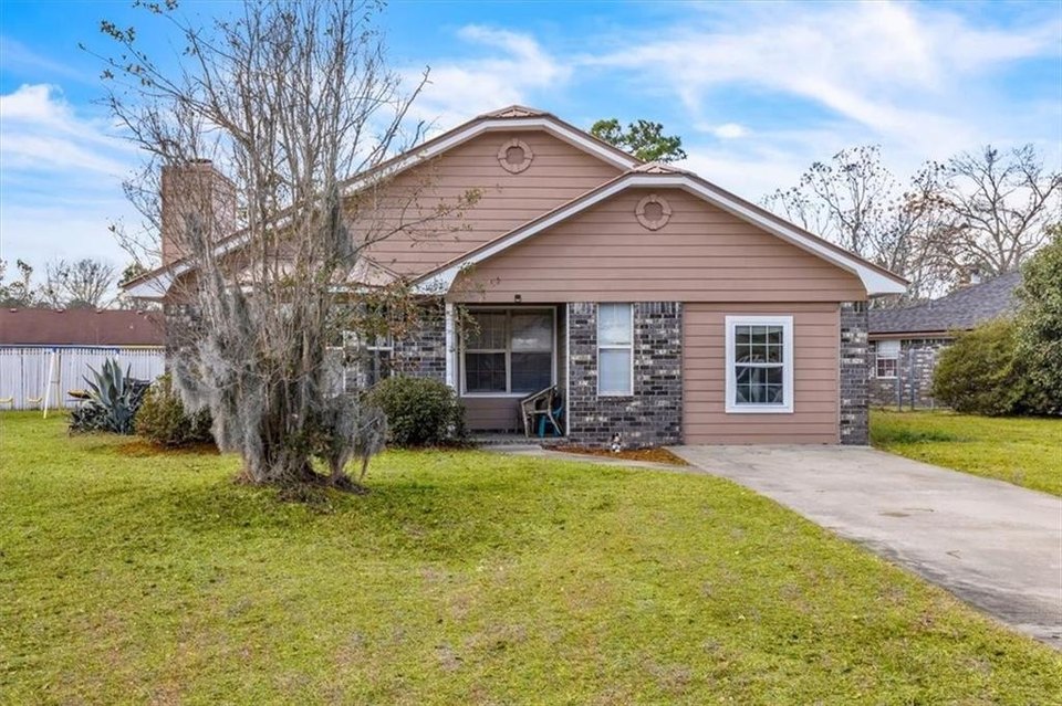 Explore 1050 Desert Shield St, Hinesville, GA 31313 – Affordable 3 Bedroom Home