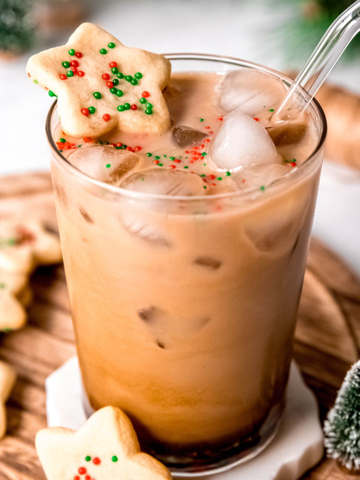 Iced Sugar Cookie Almondmilk Latte: A Sweet & Creamy Drink You'll Love