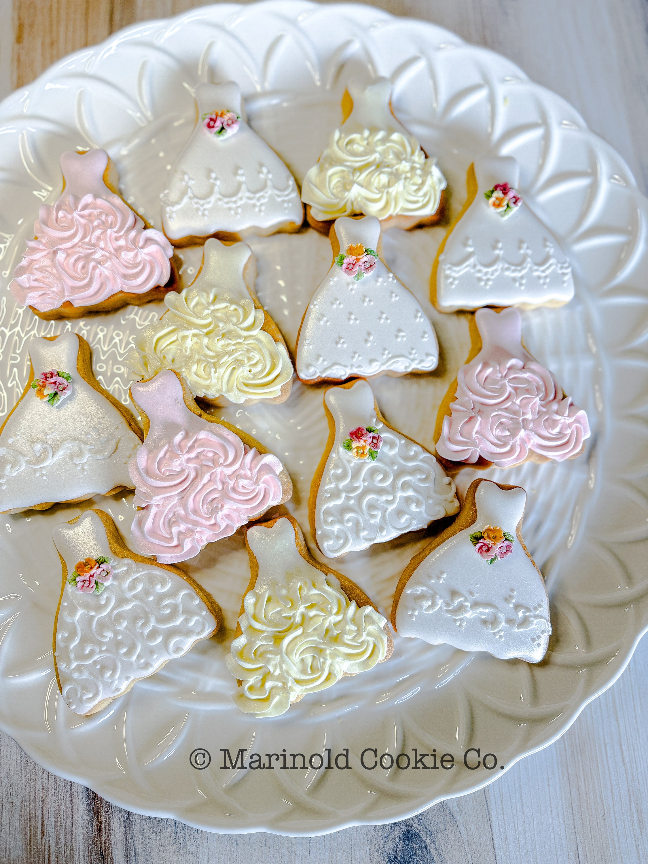 Delicious Floral Wedding Dress Cookies for a Dreamy Wedding Celebration