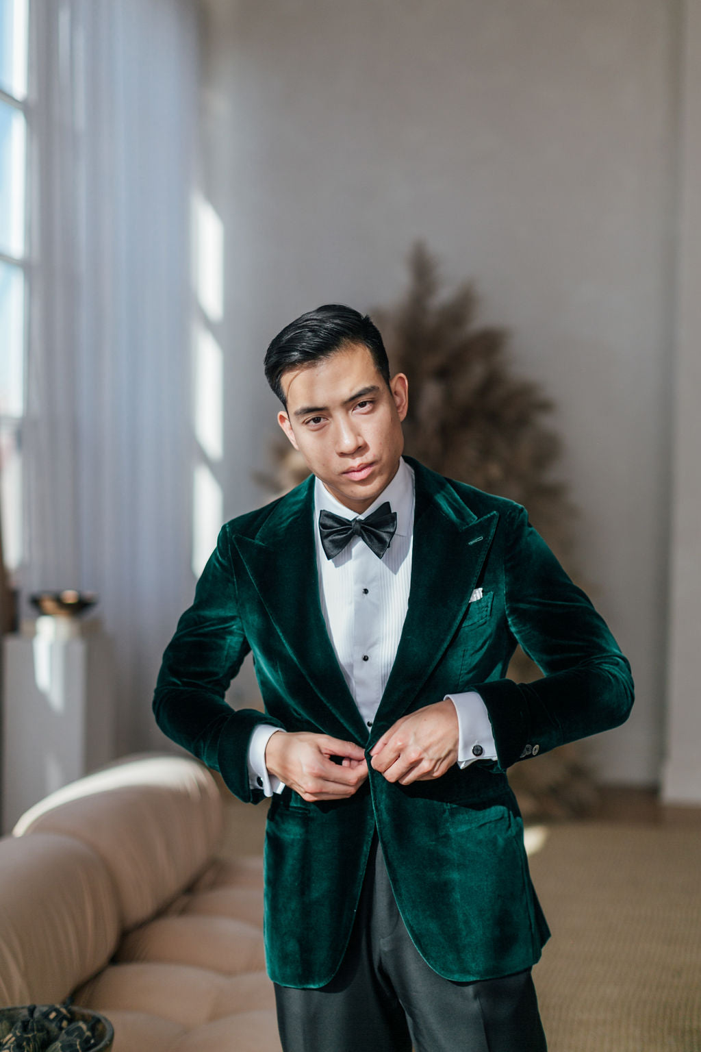 Make a Statement with a Green Velvet Dinner Jacket – Perfect for Special Occasions