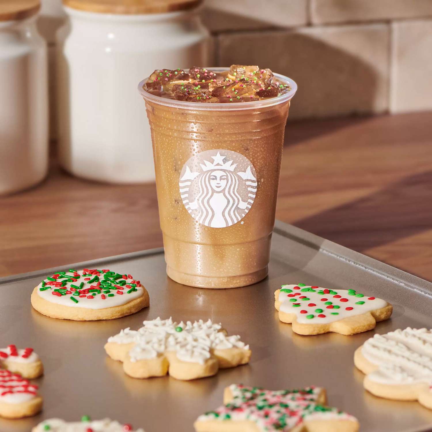 Iced Sugar Cookie Almondmilk Latte: Starbucks Festive Treat