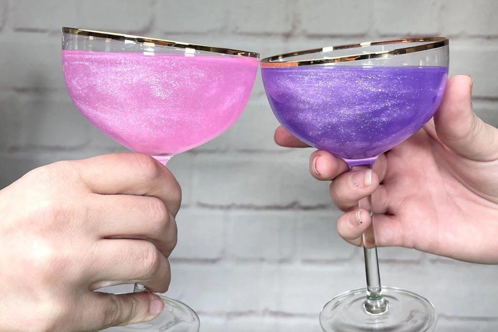 What is glitter for drinks? Here are some sparkling ideas for your beverage!