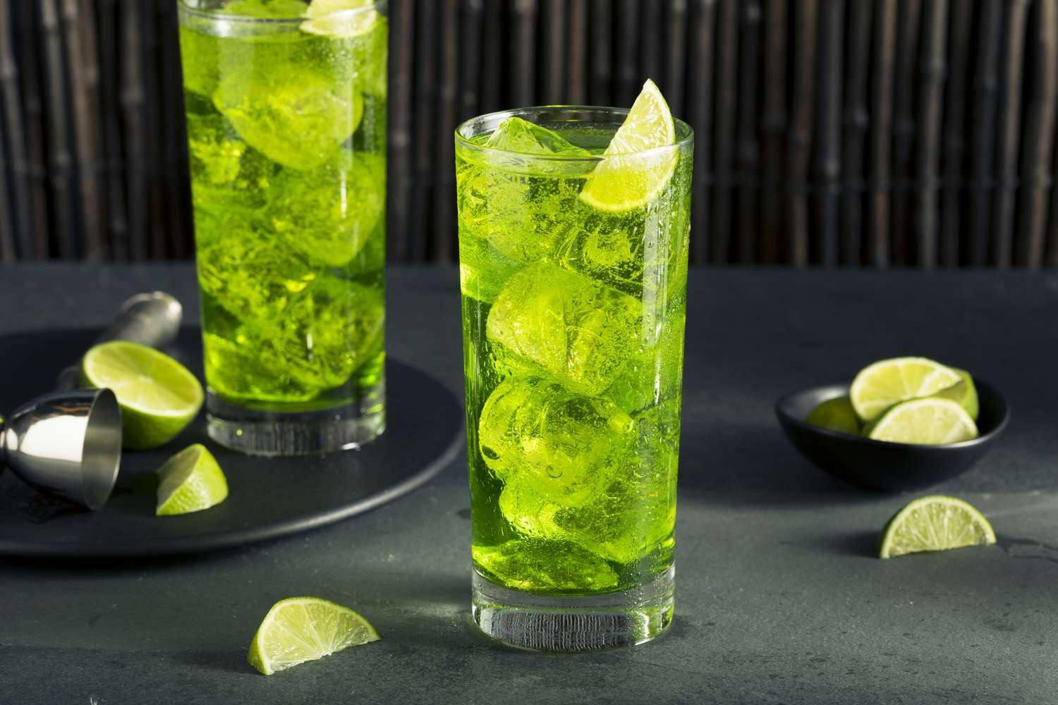 Drinks with green color tabs: Simple guide to make refreshing drinks at home.