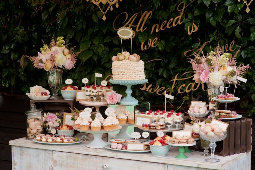 Elevate Your Desserts with These Display Stands