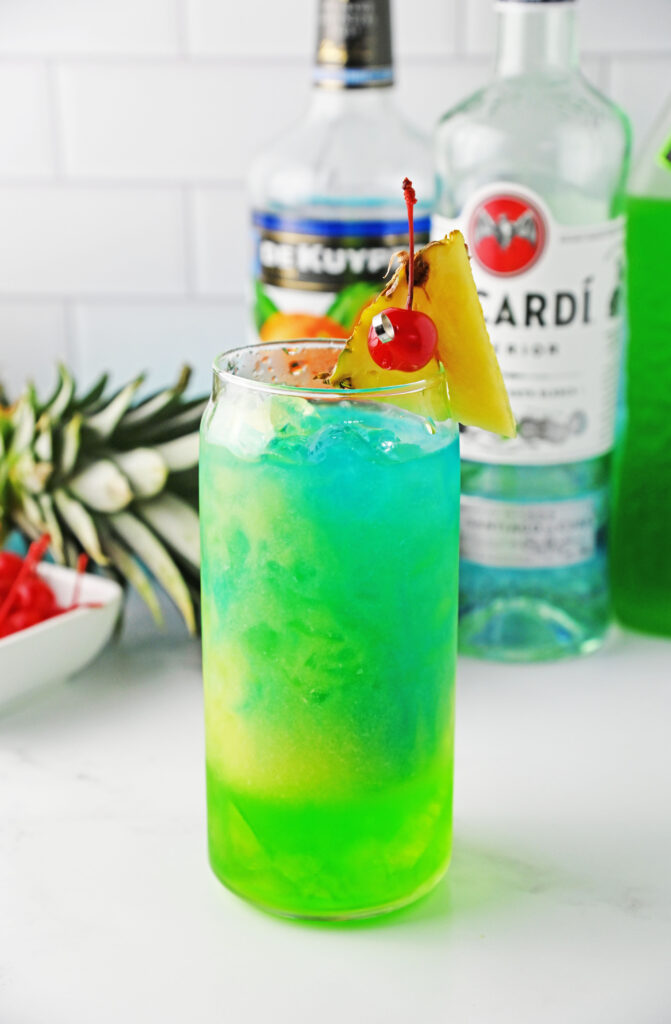 Cool mermaid drink garnish hacks. Make your cocktails look amazing easily!