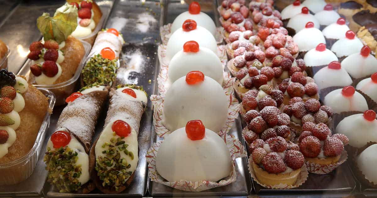 Sicilian Desserts: Sweet Treats (Your Guide to the Islands Best Pastries)