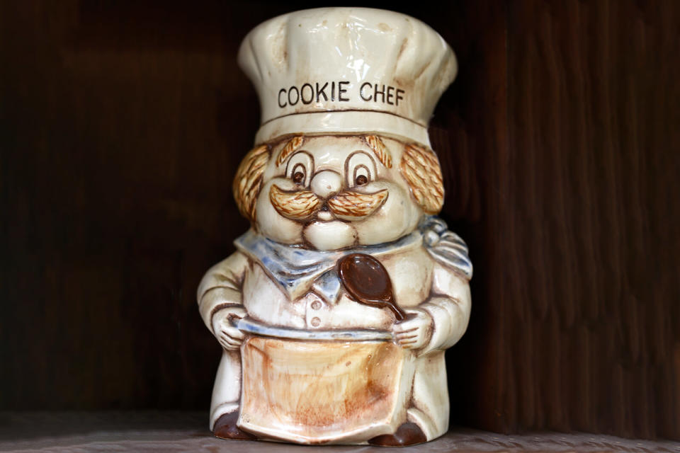 Retro cookie jars value: how much are they worth?  Learn the secrets to pricing your treasures