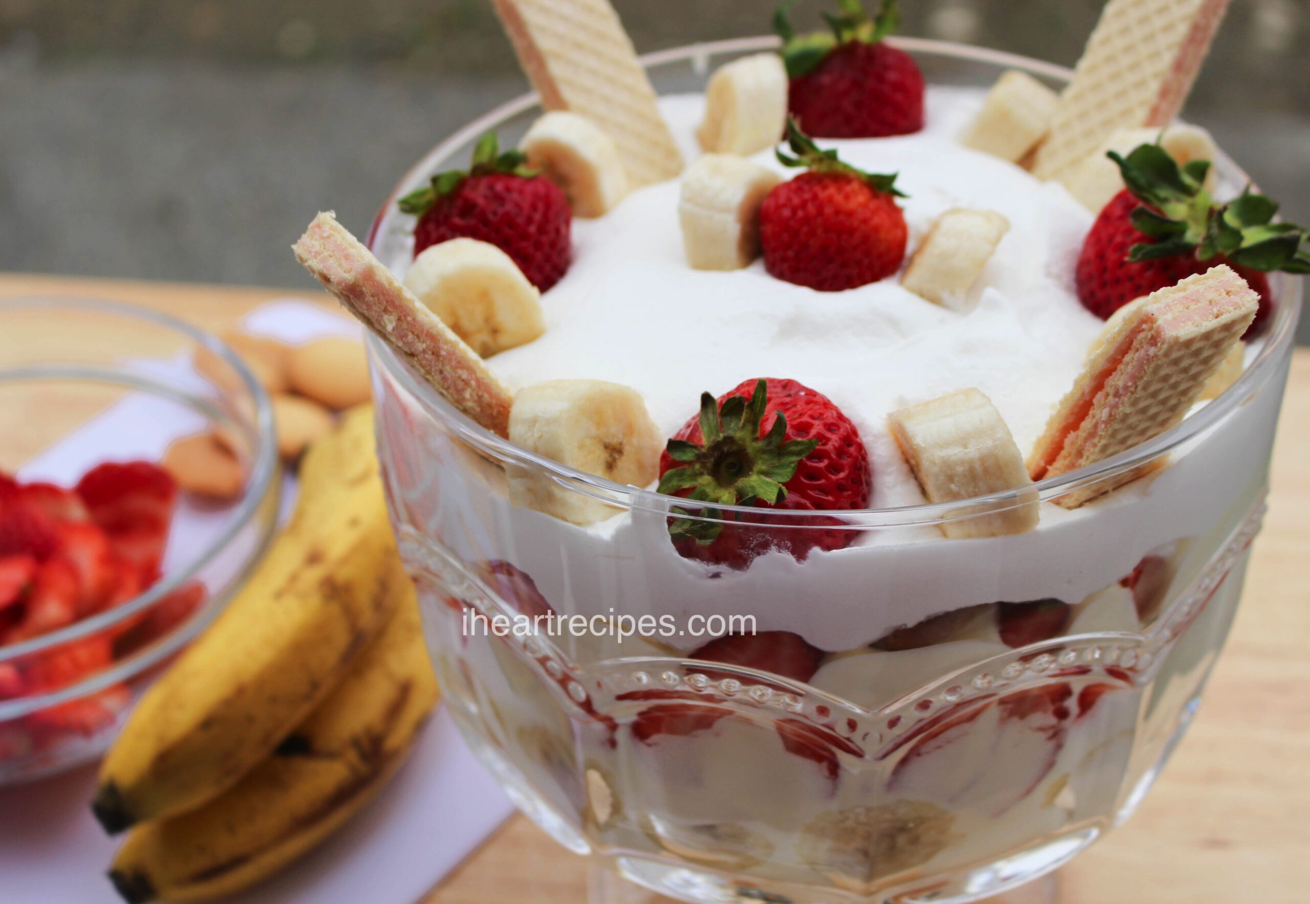 Strawberry and banana dessert easy recipe (Get a sweet treat in minutes)