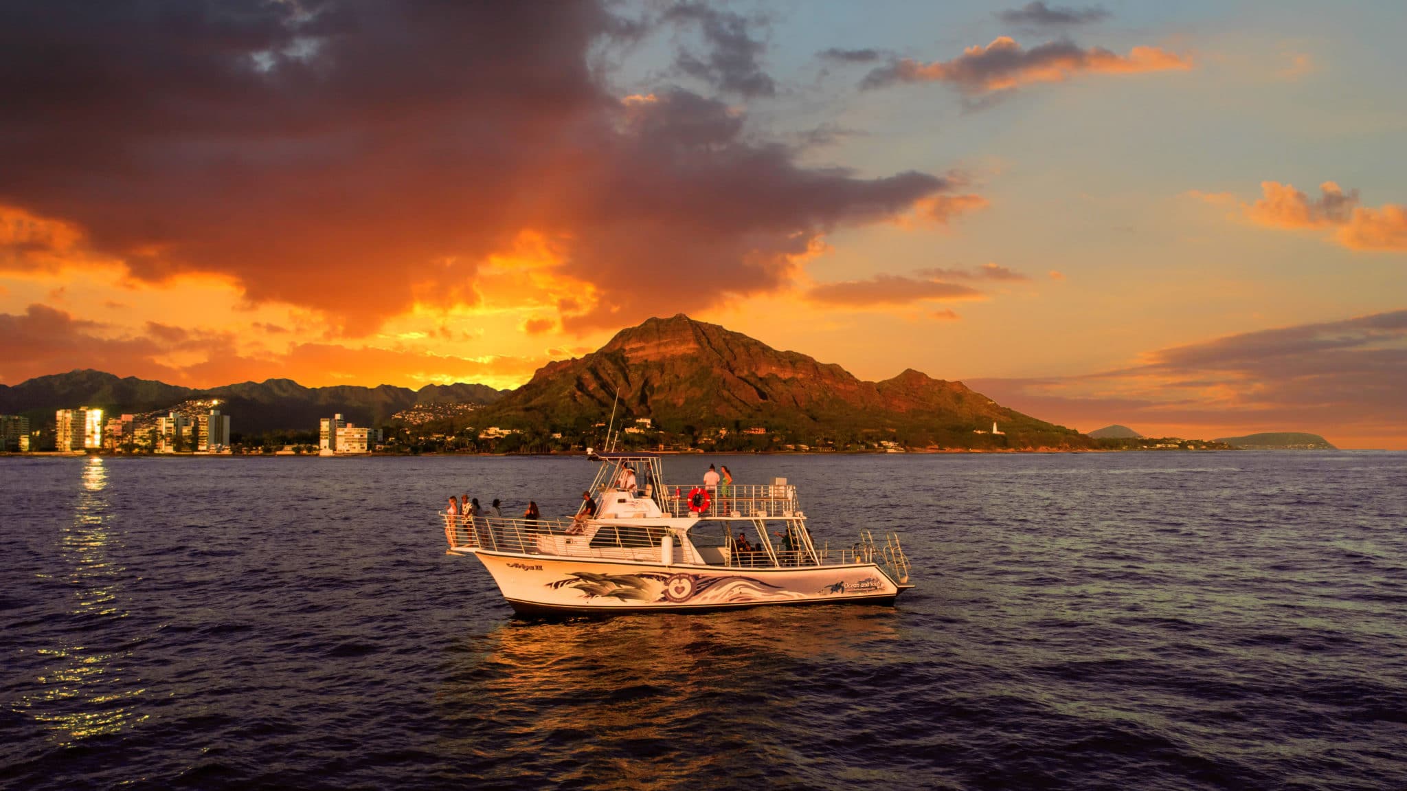 Book Your Sunset Dinner Cruise Oahu Hawaii Now!