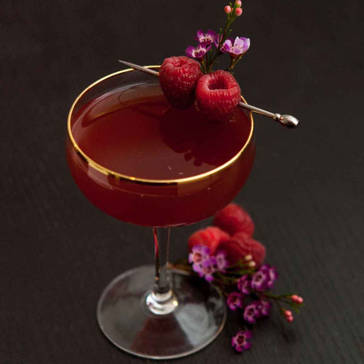 Mixing with Damiana Liqueur: Creative Drink Ideas to Try Tonight