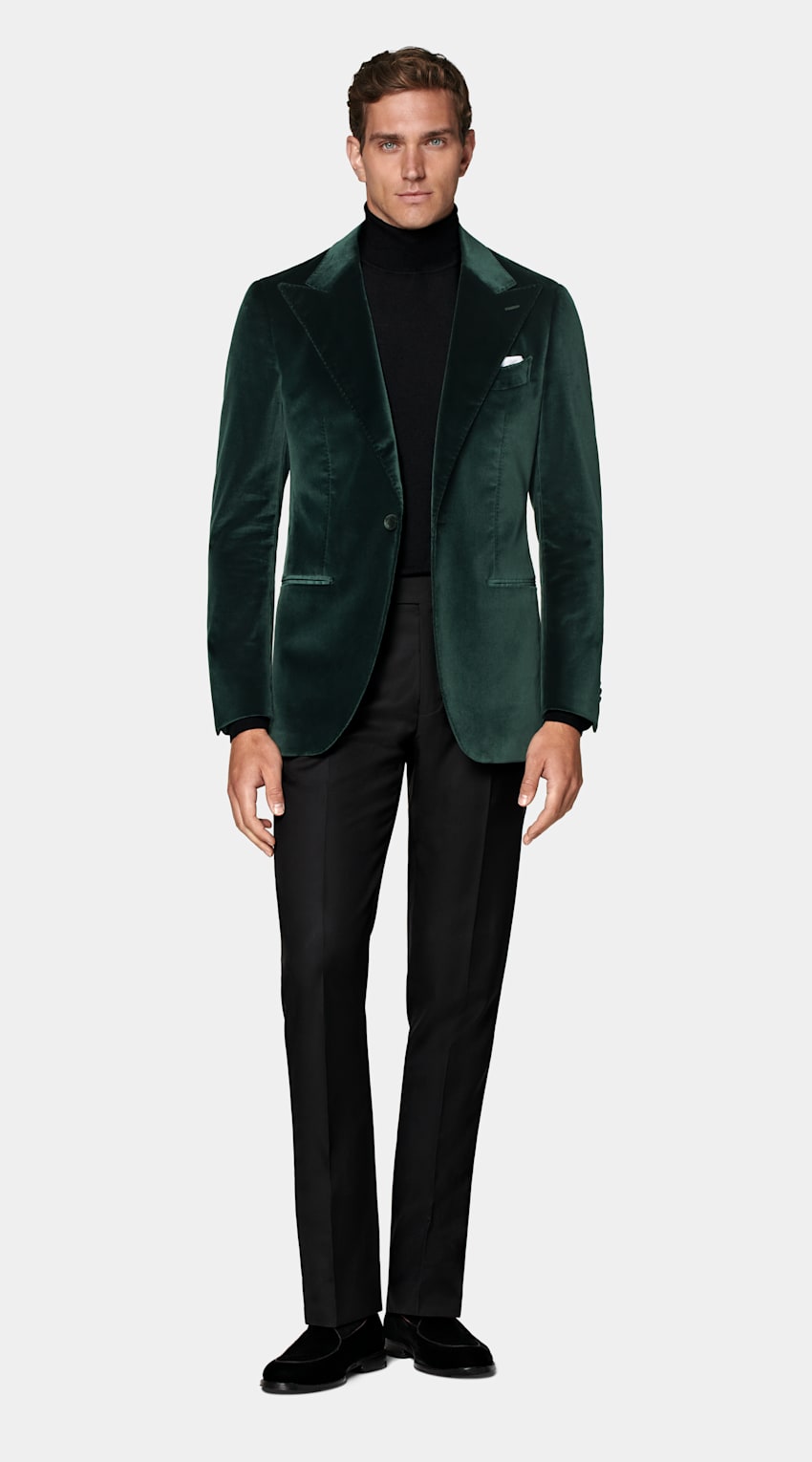 Green Velvet Dinner Jacket:  A Guide to the Perfect Fit