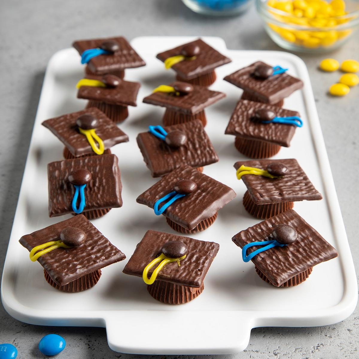 Yummy Dessert Ideas for a Graduation Party: Simple Sweets for a Crowd Pleaser!