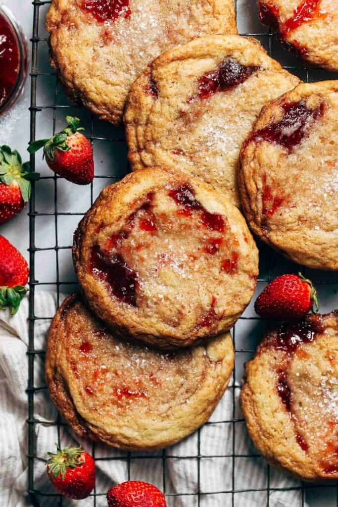 Where to Find the Best Strawberry Jam Cookies? Top Bakeries!