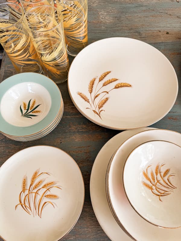 Retro dinner plates: make your meals look awesome