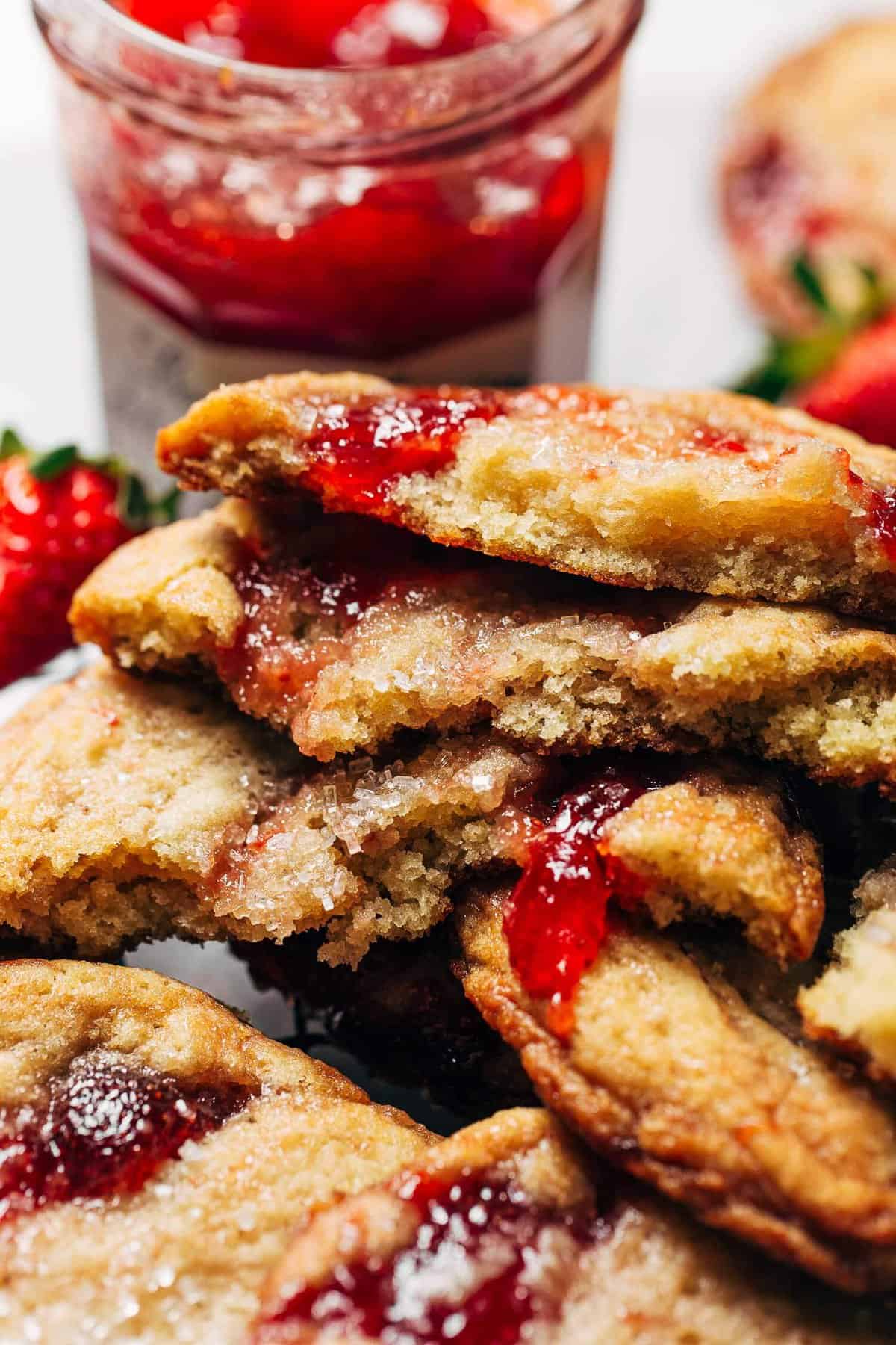 Where to Find the Best Strawberry Jam Cookies? Top Bakeries!