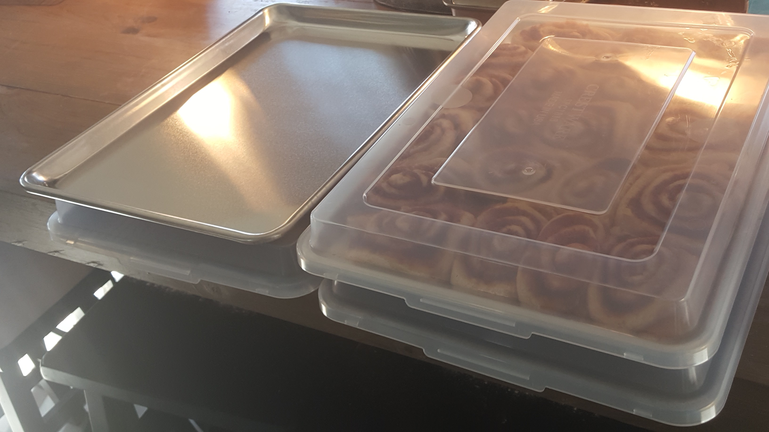 Cookie Sheets With Plastic Lids for Baking: A Comprehensive Guide