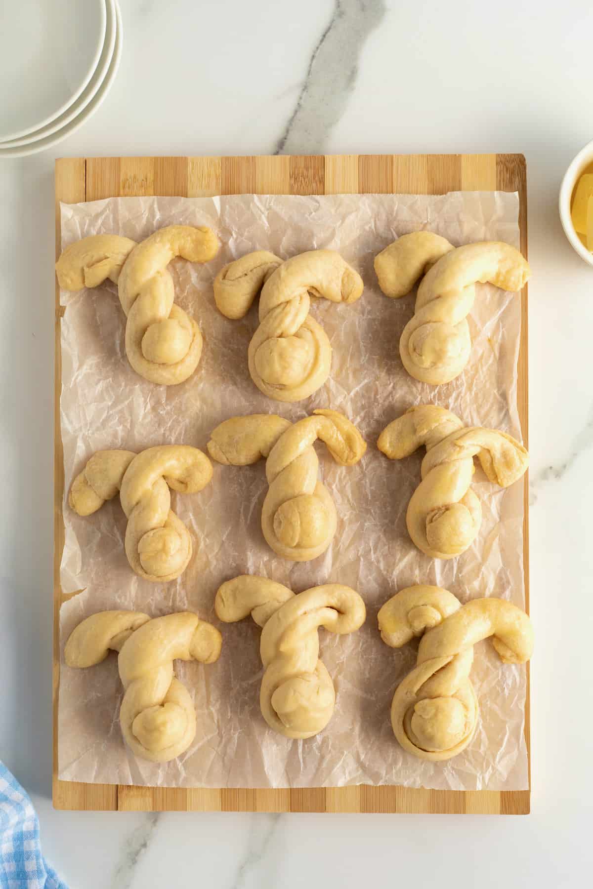 Impress Your Guests with These Cute Dinner Roll Bunnies!