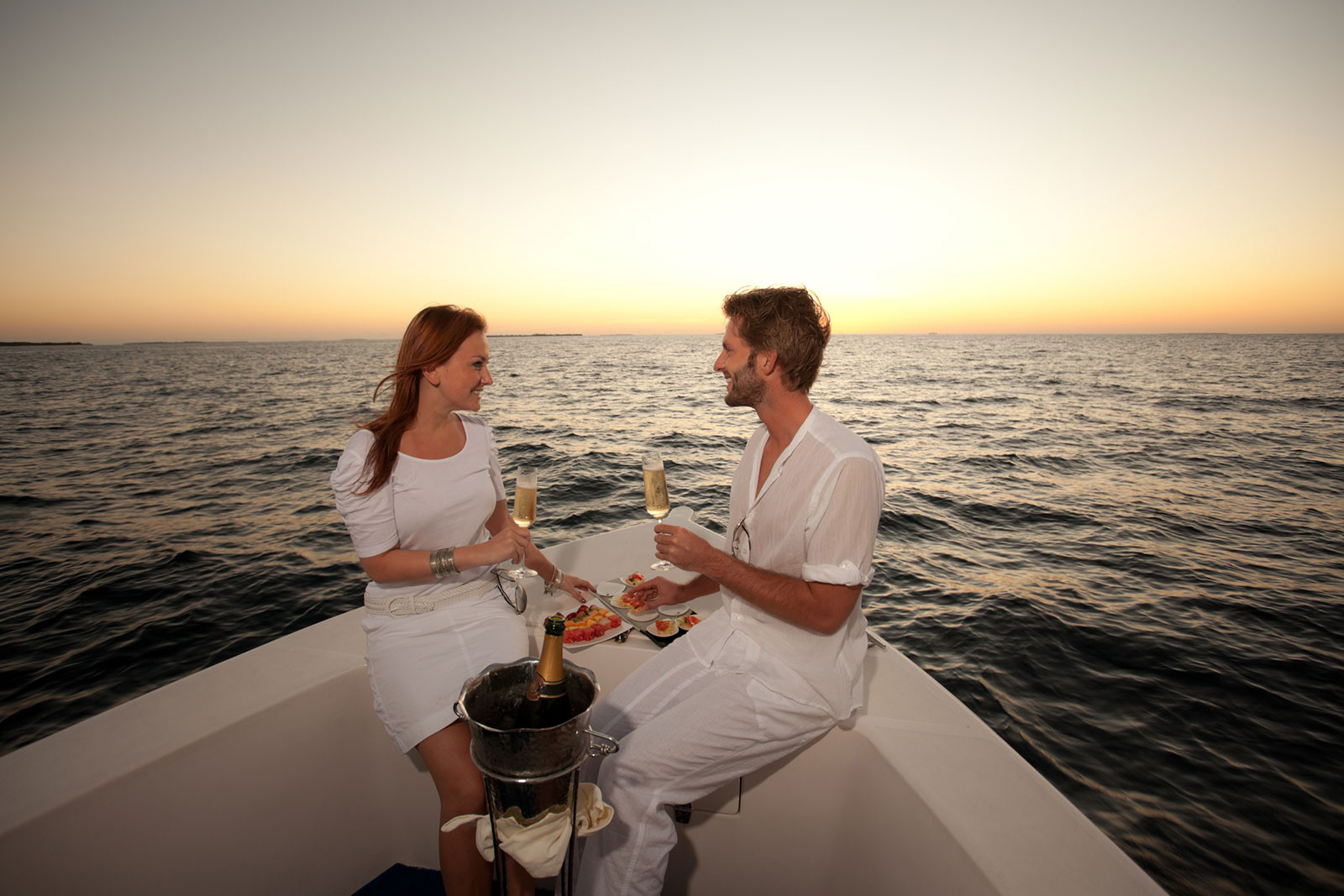 Romantic Dinner Cruise for Two Near Me: The Best Date Night Spots on the Water!